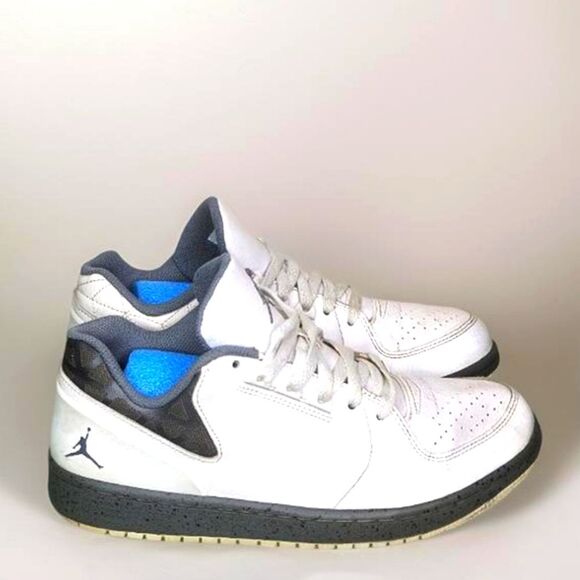 Jordan Other - Air Jordan 1 Flight 3 Low Sneakers